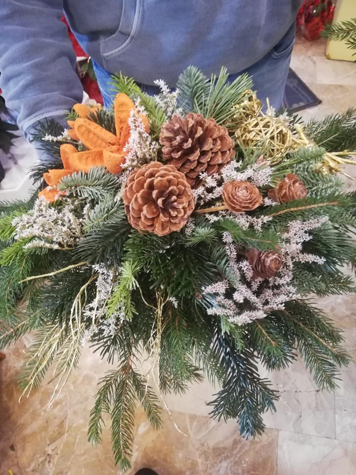 Mazzo Invernale Pino Pigne e Fiori Secchi Fioreria Bruseghini Besenello Trento